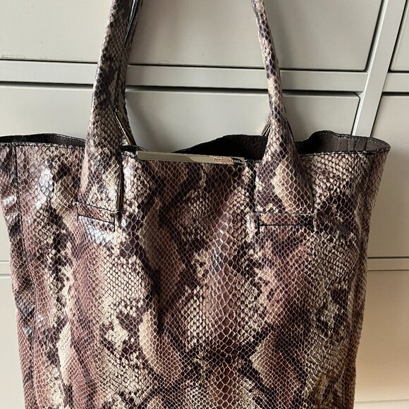 BCBG - ANIMAL PRINT TOTE IN PURE LEATHER - TRENDY AND ELEGANT - Picture 1 of 5